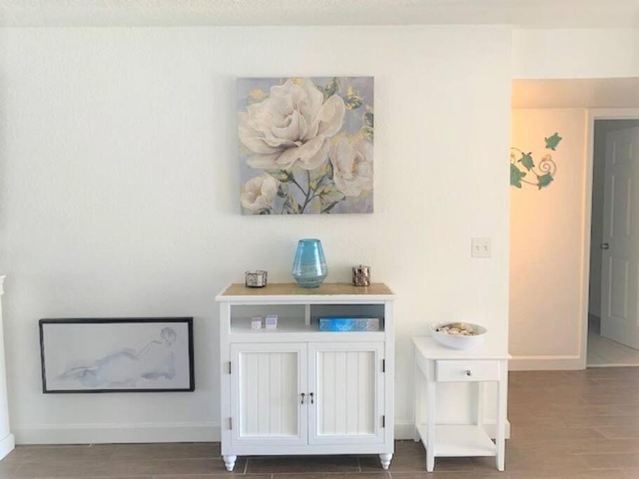 Beautiful Bright & Sparkling 2Bed 1Bath Beach Retreat - Unit 212 코코아비치 외부 사진