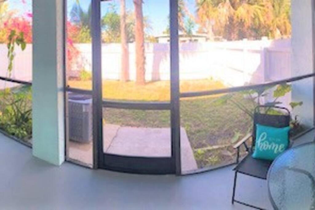 Beautiful Bright & Sparkling 2Bed 1Bath Beach Retreat - Unit 212 코코아비치 외부 사진