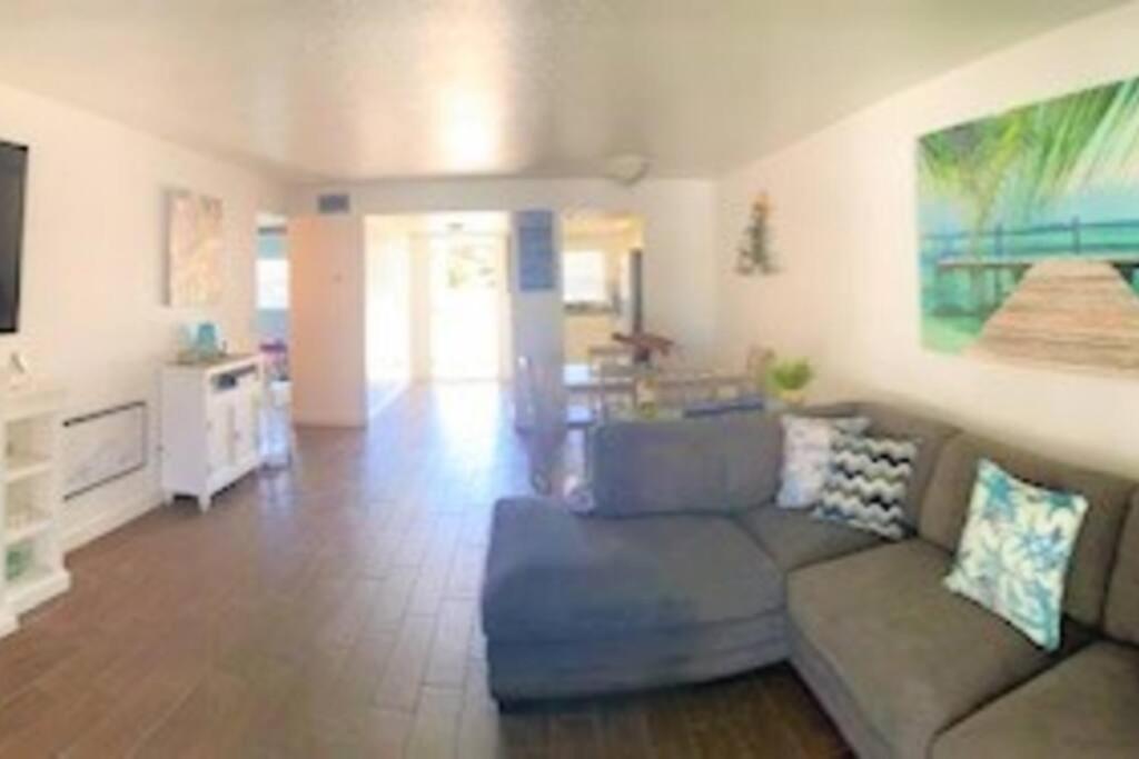 Beautiful Bright & Sparkling 2Bed 1Bath Beach Retreat - Unit 212 코코아비치 외부 사진