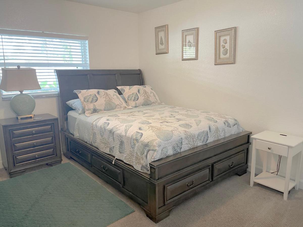 Beautiful Bright & Sparkling 2Bed 1Bath Beach Retreat - Unit 212 코코아비치 외부 사진