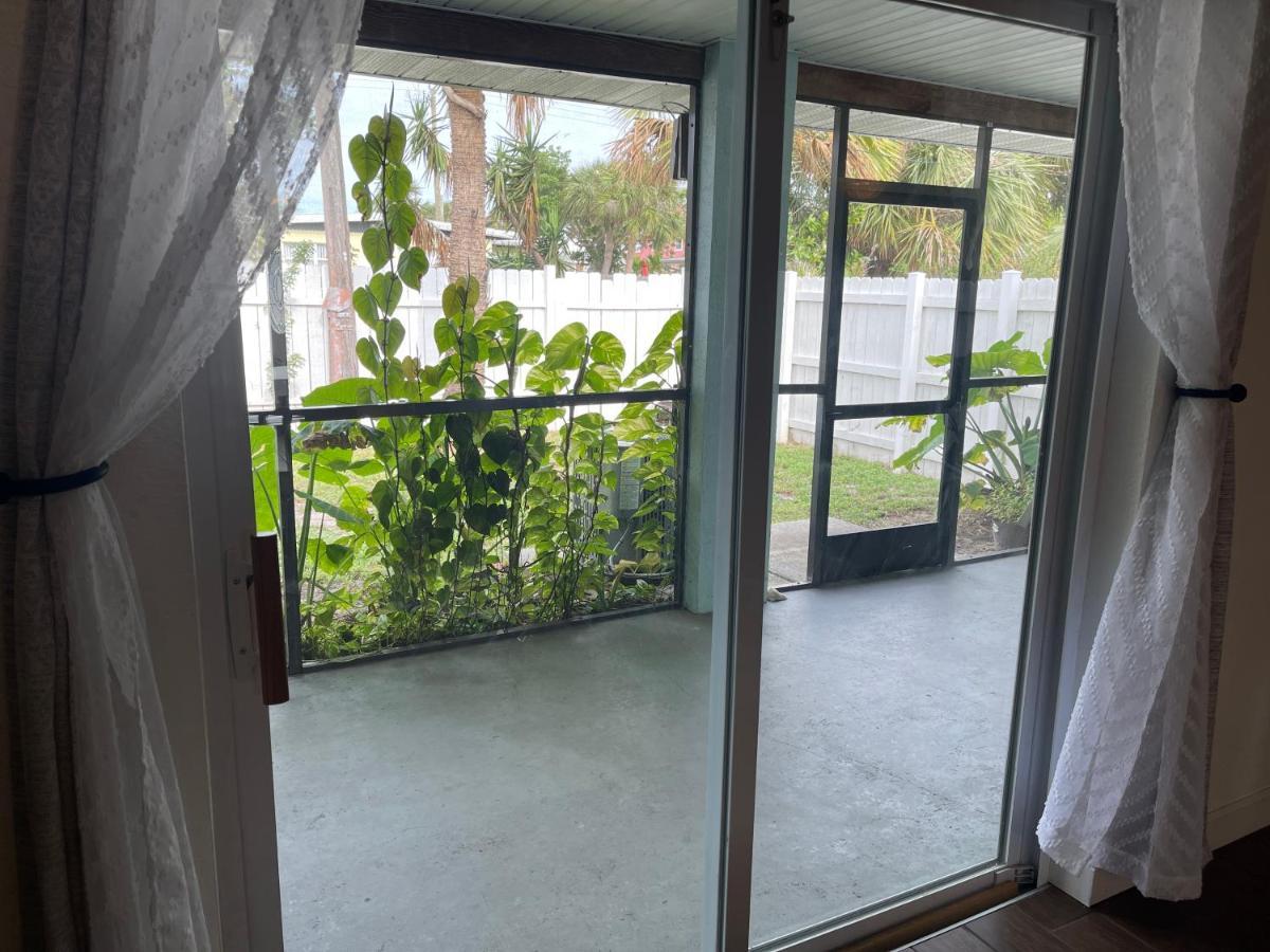 Beautiful Bright & Sparkling 2Bed 1Bath Beach Retreat - Unit 212 코코아비치 외부 사진
